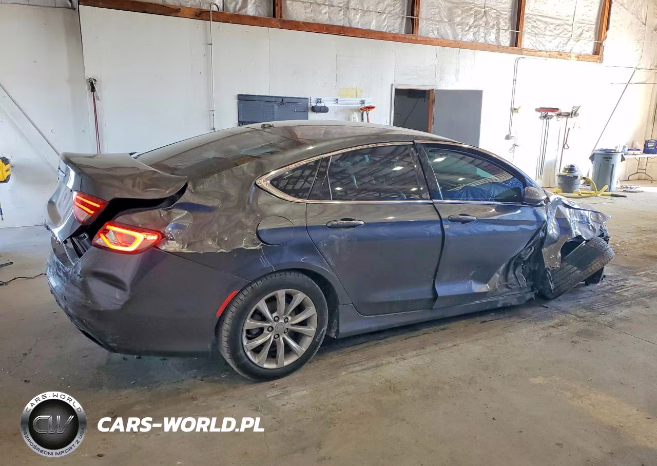 2015 Chrysler 200 C VIN:1C3CCCCG4FN522385 - 3