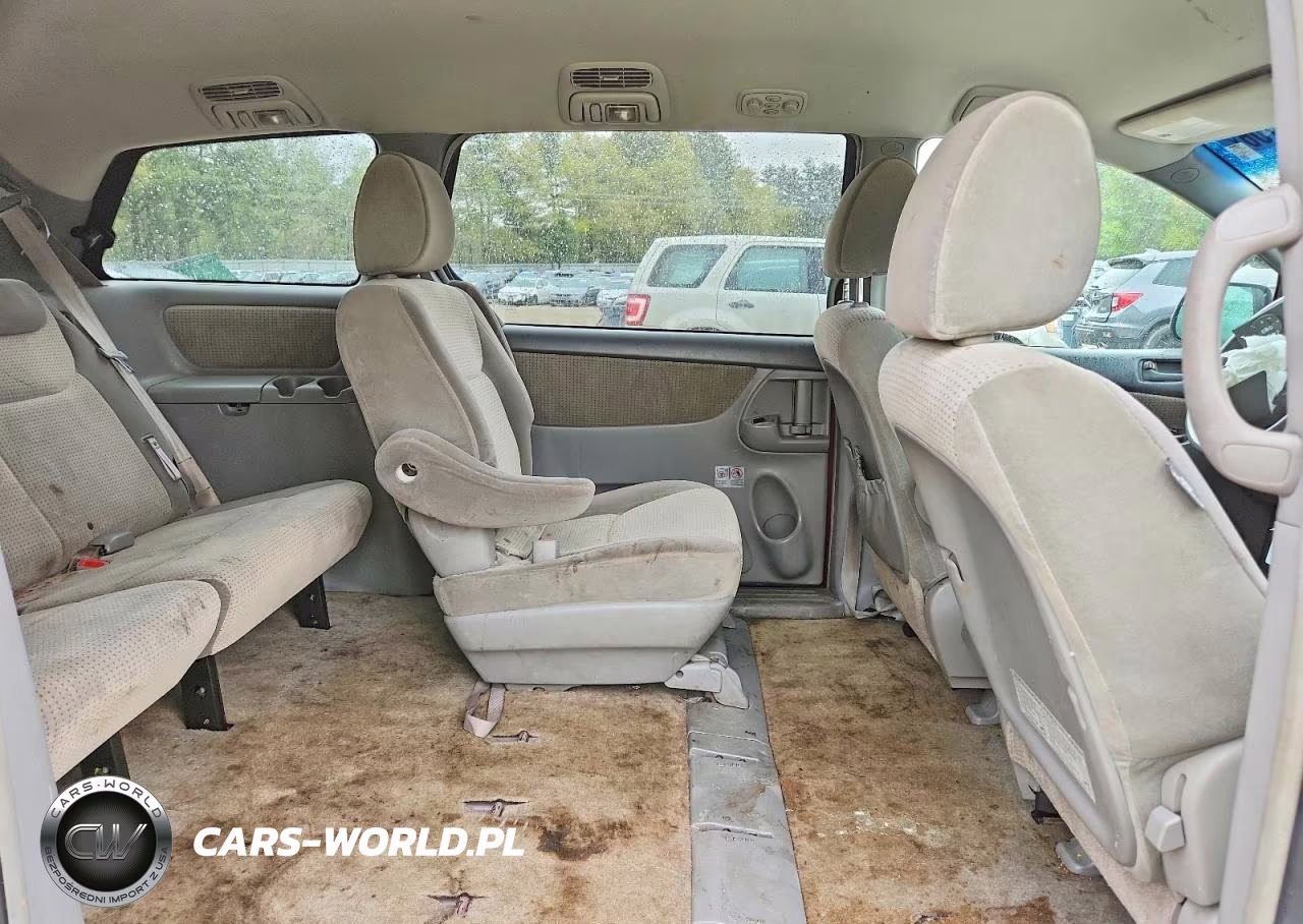 2010 Toyota Sienna Le 7-Passenger VIN:5TDKK4CC3AS310707 - 11