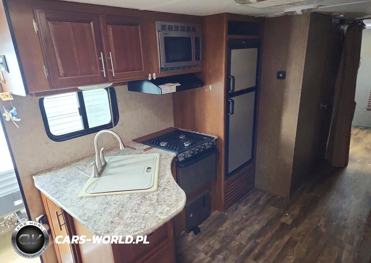 2016 Tracker Recreational Vehicle (Rv) VIN:5ZT2TRWB9GB510048 - 9