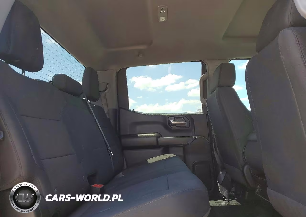 2025 Chevrolet Silverado K1500 VIN:3GCUKAED1SG219593 - 10