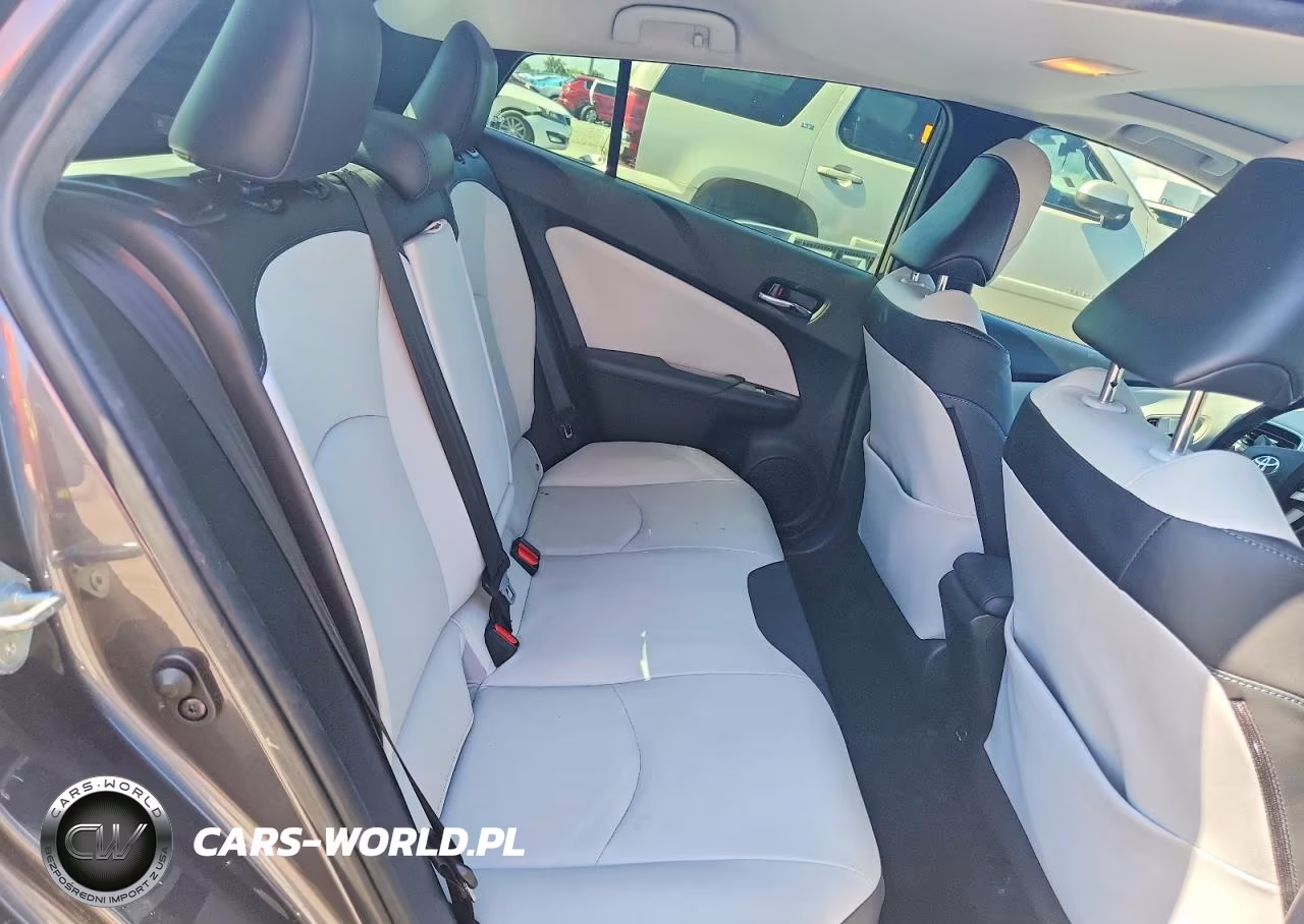 2017 Toyota Prius Four VIN:JTDKARFU2H3054382 - 10