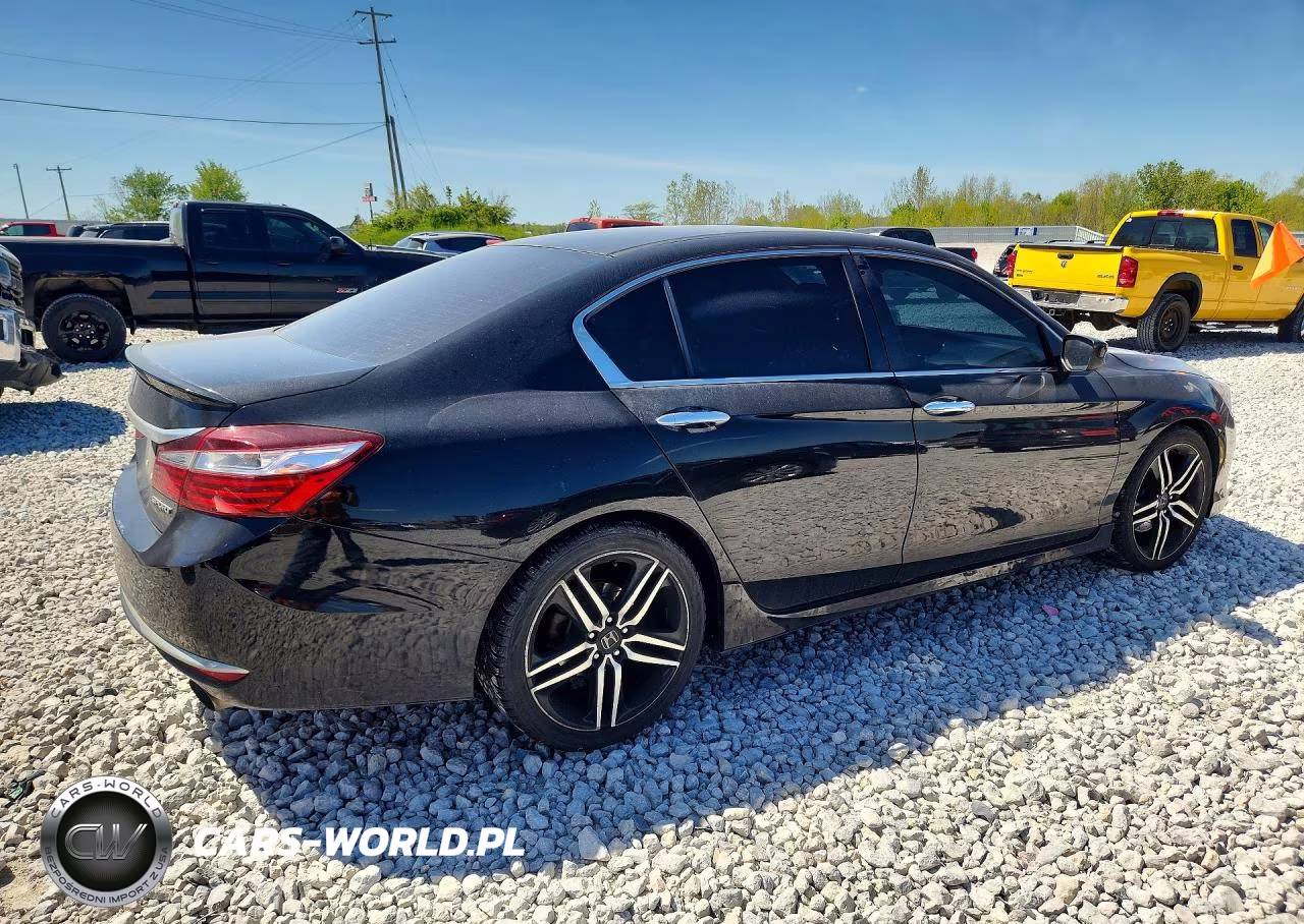 2016 Honda Accord Sport VIN:1HGCR2F5XGA113123 - 3