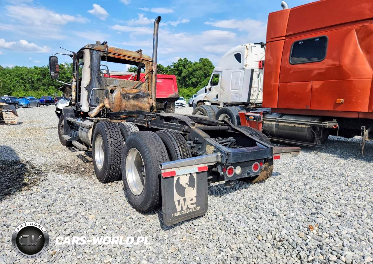 2025 Mack Anthem Semi Truck VIN:1M1AN3GY2SM052714 - 3