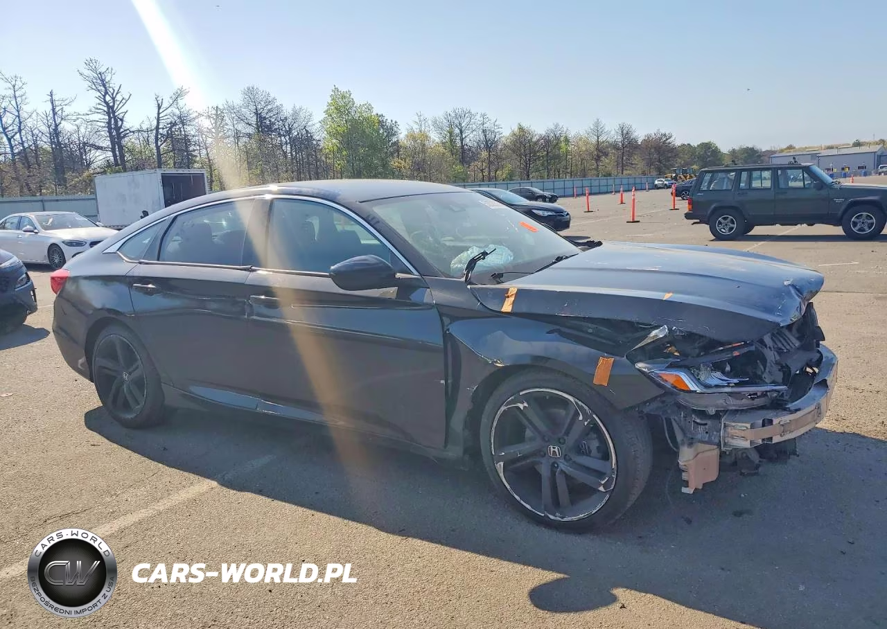 2018 Honda Accord Sport VIN:1HGCV1F31JA166367 - 4