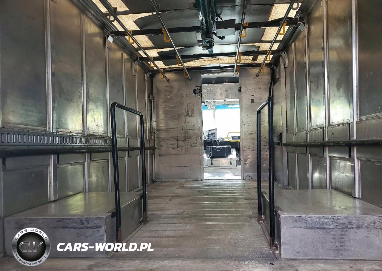 2015 Freightliner Mt45 Chassis Delivery Truck VIN:4UZAAPDU5FCGP2715 - 11