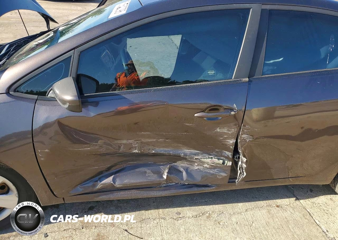 2017 Kia Forte Lx VIN:3KPFK4A70HE146747 - 7