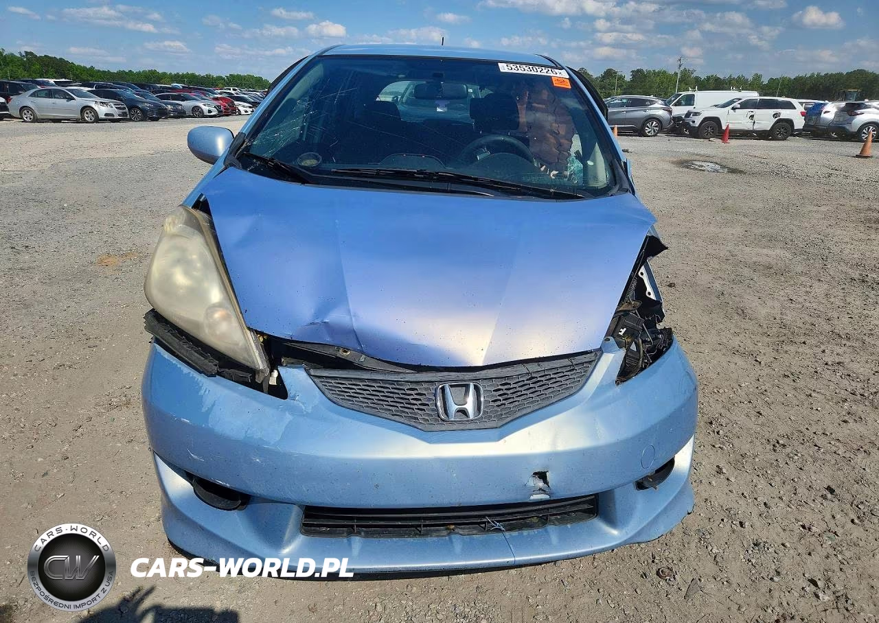 2010 Honda Fit Sport VIN:JHMGE8H44AC032938 - 5