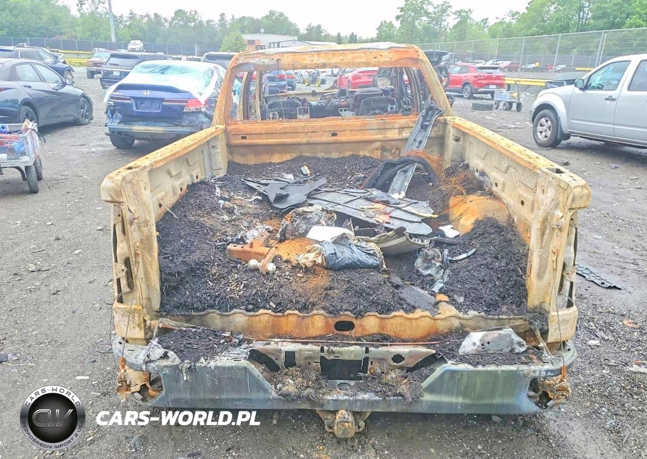 2024 GMC Sierra K1500 VIN:3GTPUAEK1RG389601 - 6