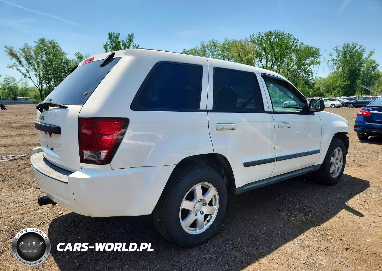 2008 Jeep Grand Cherokee Laredo VIN:1J8GR48KX8C205247 - 3
