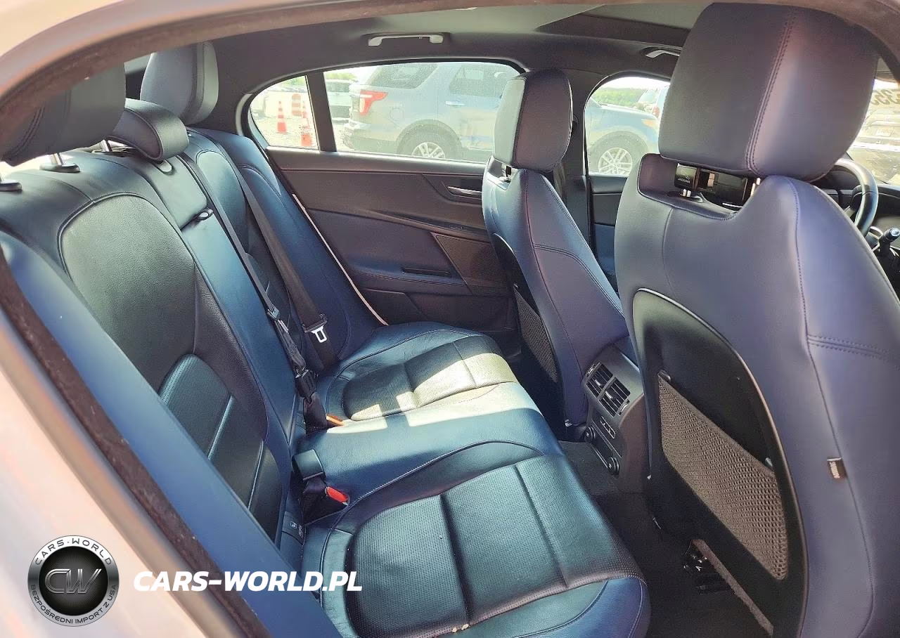 2019 Jaguar Xe S VIN:SAJAG4FV7KCP47415 - 10