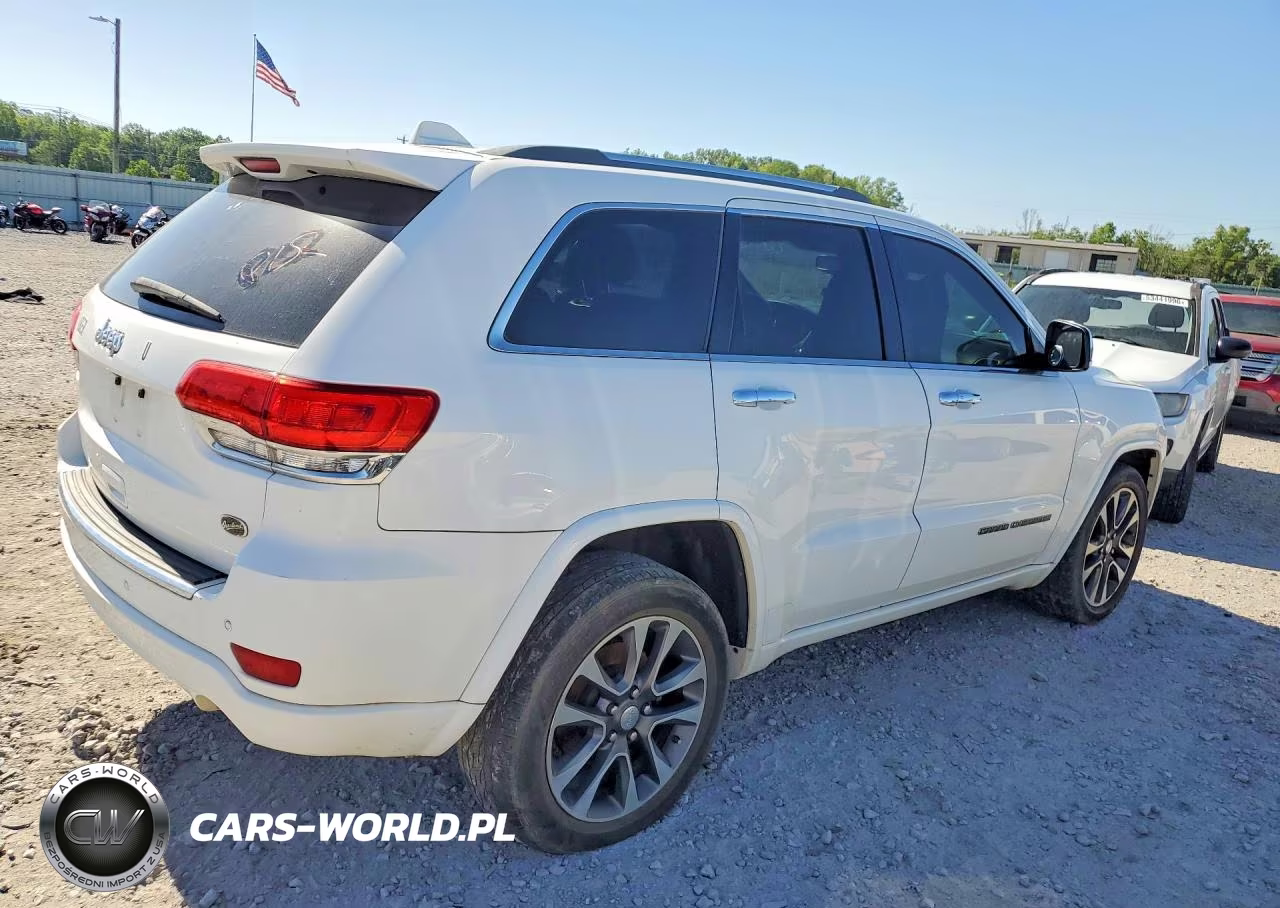 2017 Jeep Grand Cherokee Overland VIN:1C4RJECGXHC868110 - 3