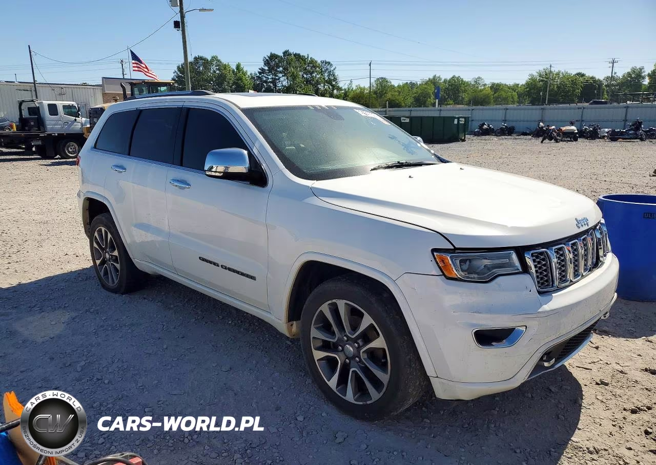 2017 Jeep Grand Cherokee Overland VIN:1C4RJECGXHC868110 - 4