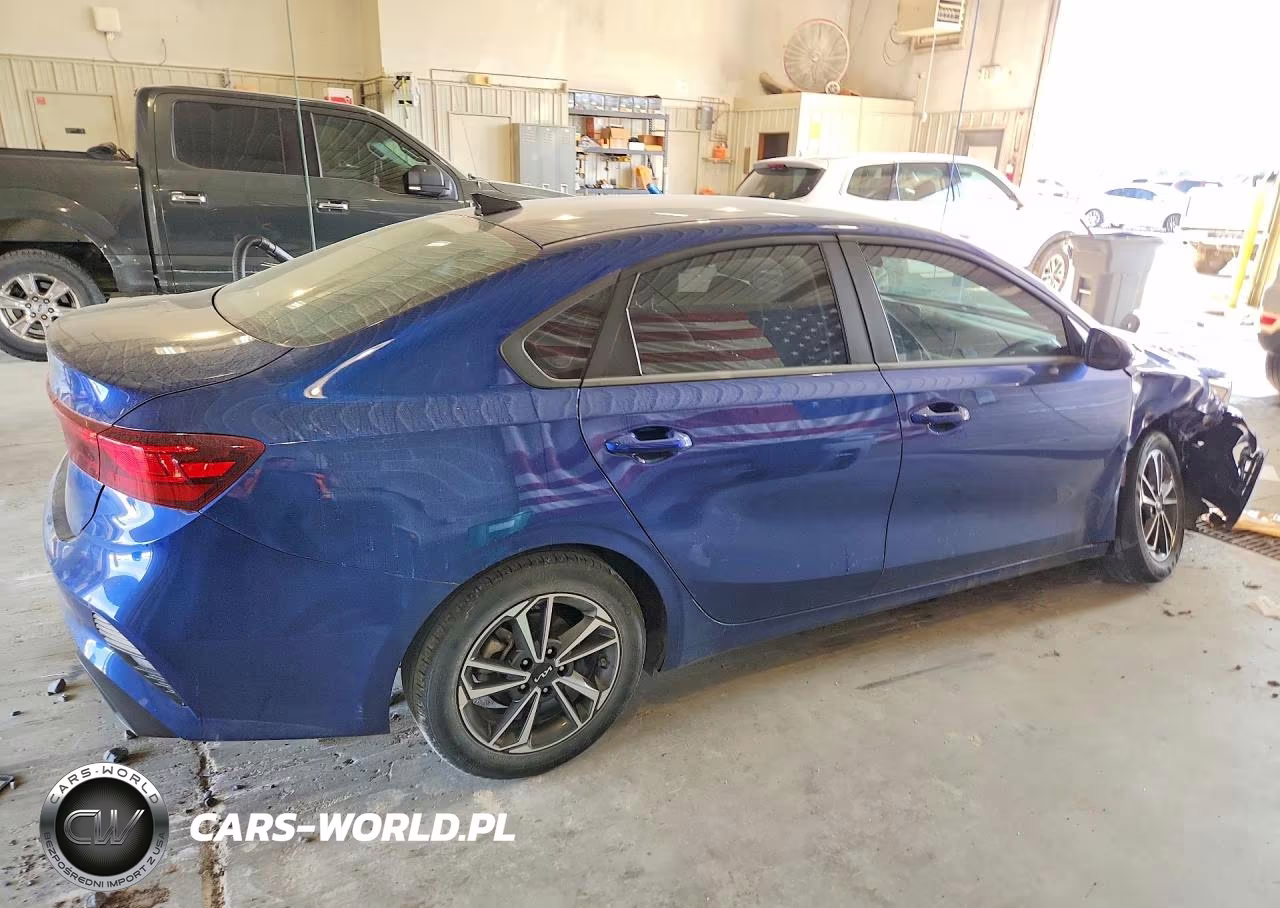 2022 Kia Forte Lxs VIN:3KPF24AD4NE453338 - 3