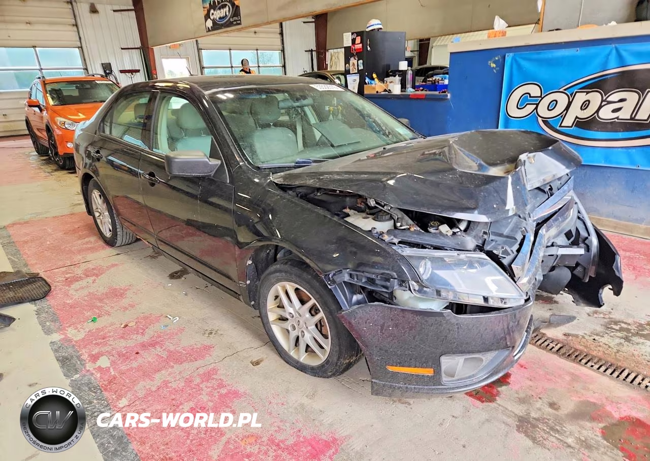 2012 Ford Fusion S VIN:3FAHP0GA8CR300019 - 4