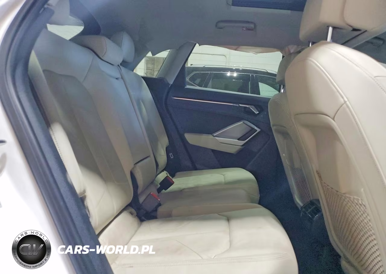 2019 Audi Q3 Premium VIN:WA1AECF37K1076623 - 11