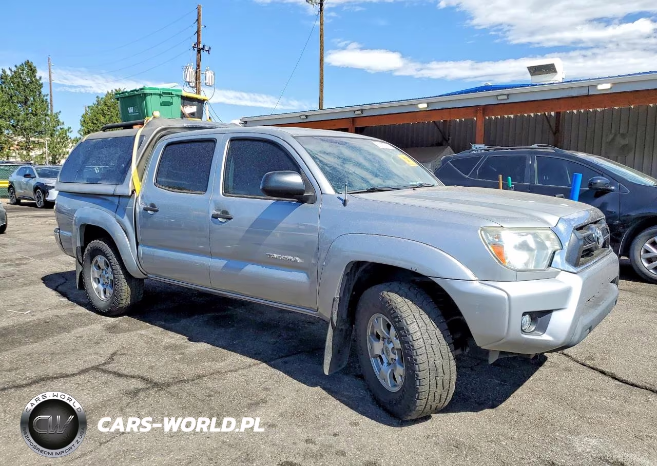 2015 Toyota Tacoma V6 VIN:3TMLU4EN9FM196832 - 4