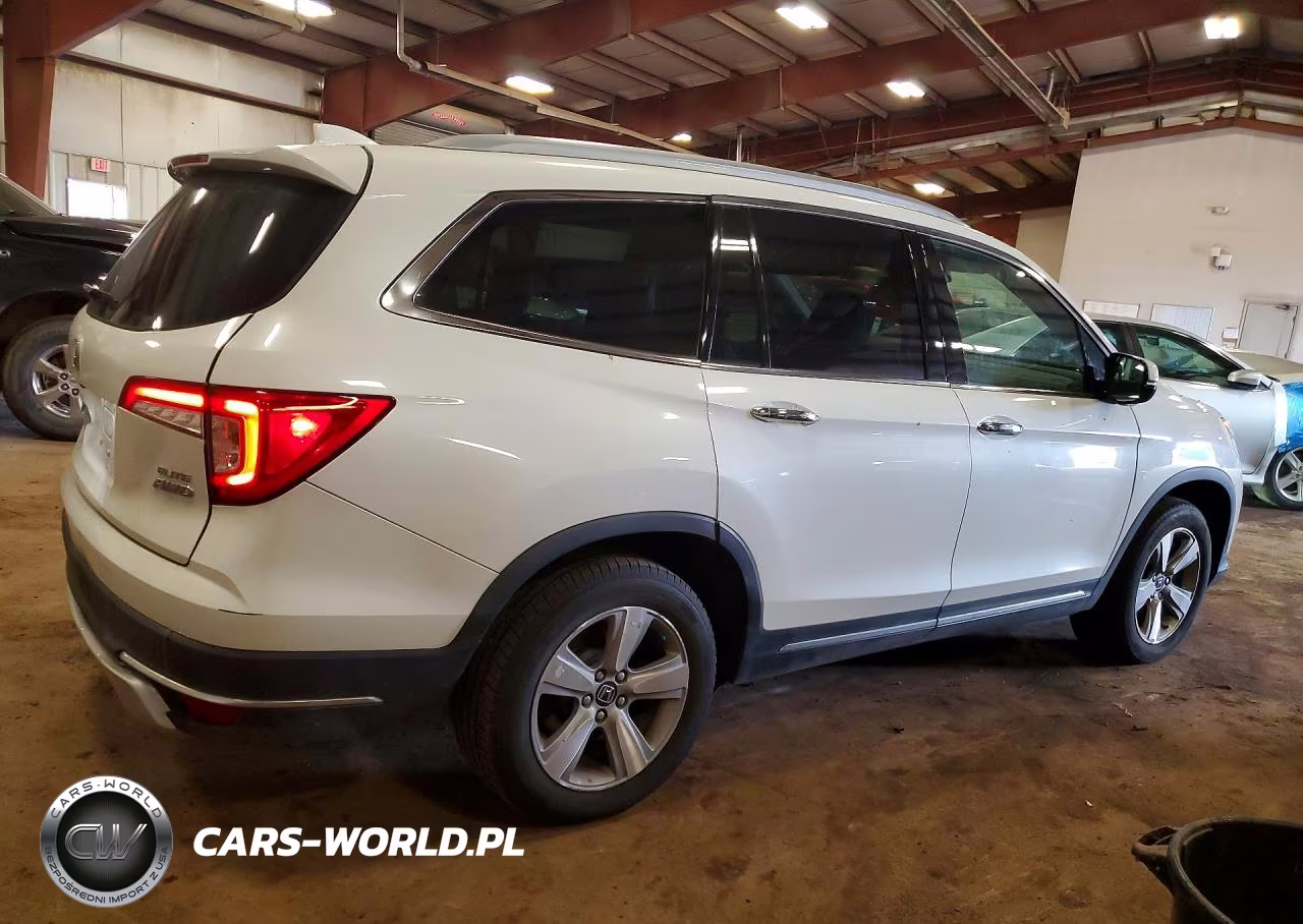 2020 Honda Pilot Elite VIN:5FNYF6H05LB026530 - 3