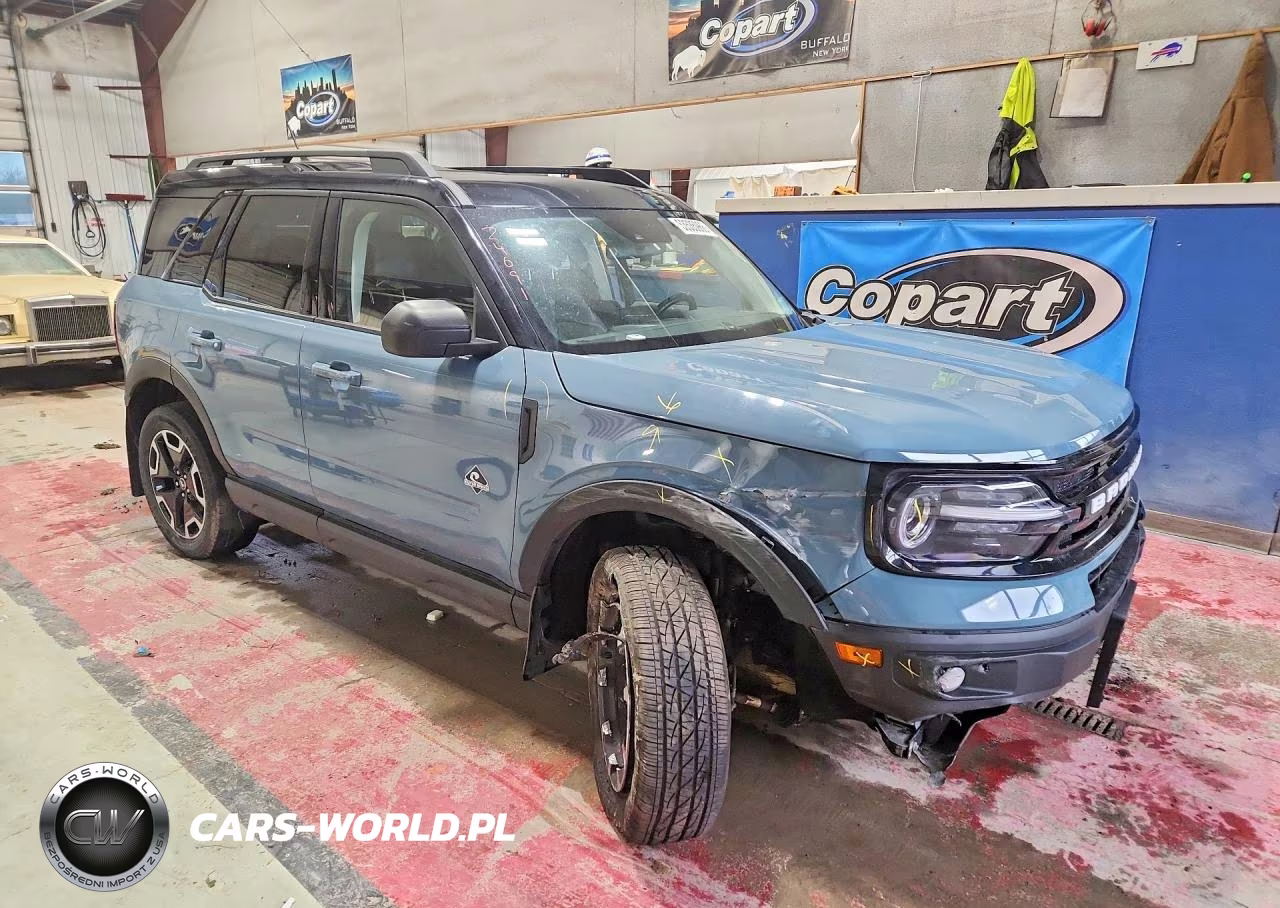 2021 Ford Bronco Sport Outer Banks VIN:3FMCR9C61MRB09432 - 4
