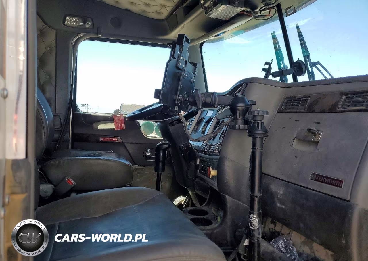2011 Kenworth Construction T800 VIN:1NKDL40X0BJ295660 - 5