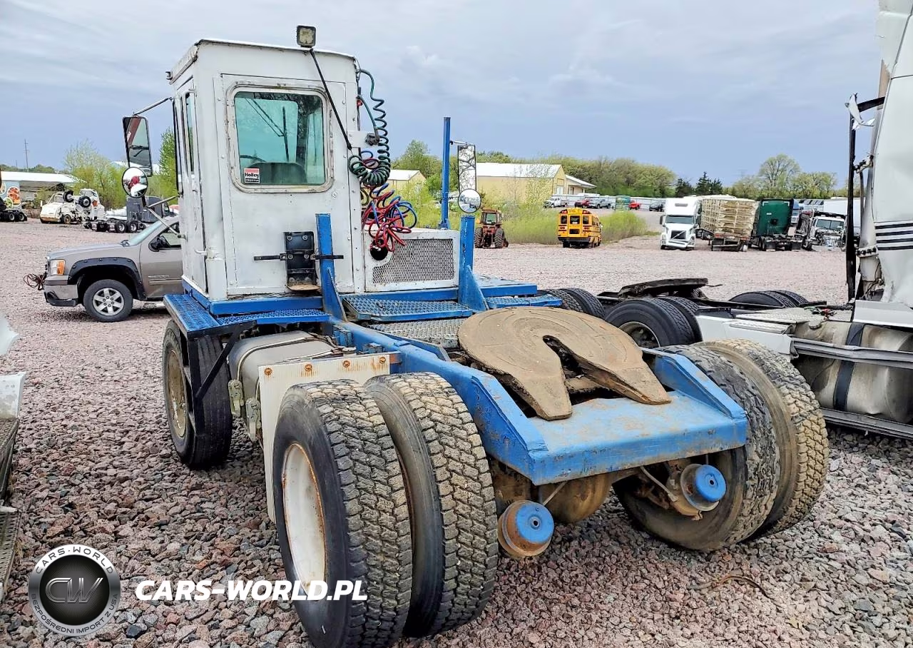 1972 Ottawa Yard Truck VIN:6586 - 3