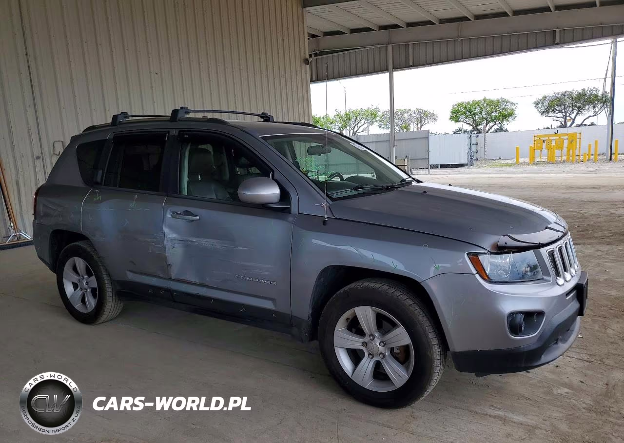 2014 Jeep Compass Latitude VIN:1C4NJDEB2ED759804 - 4