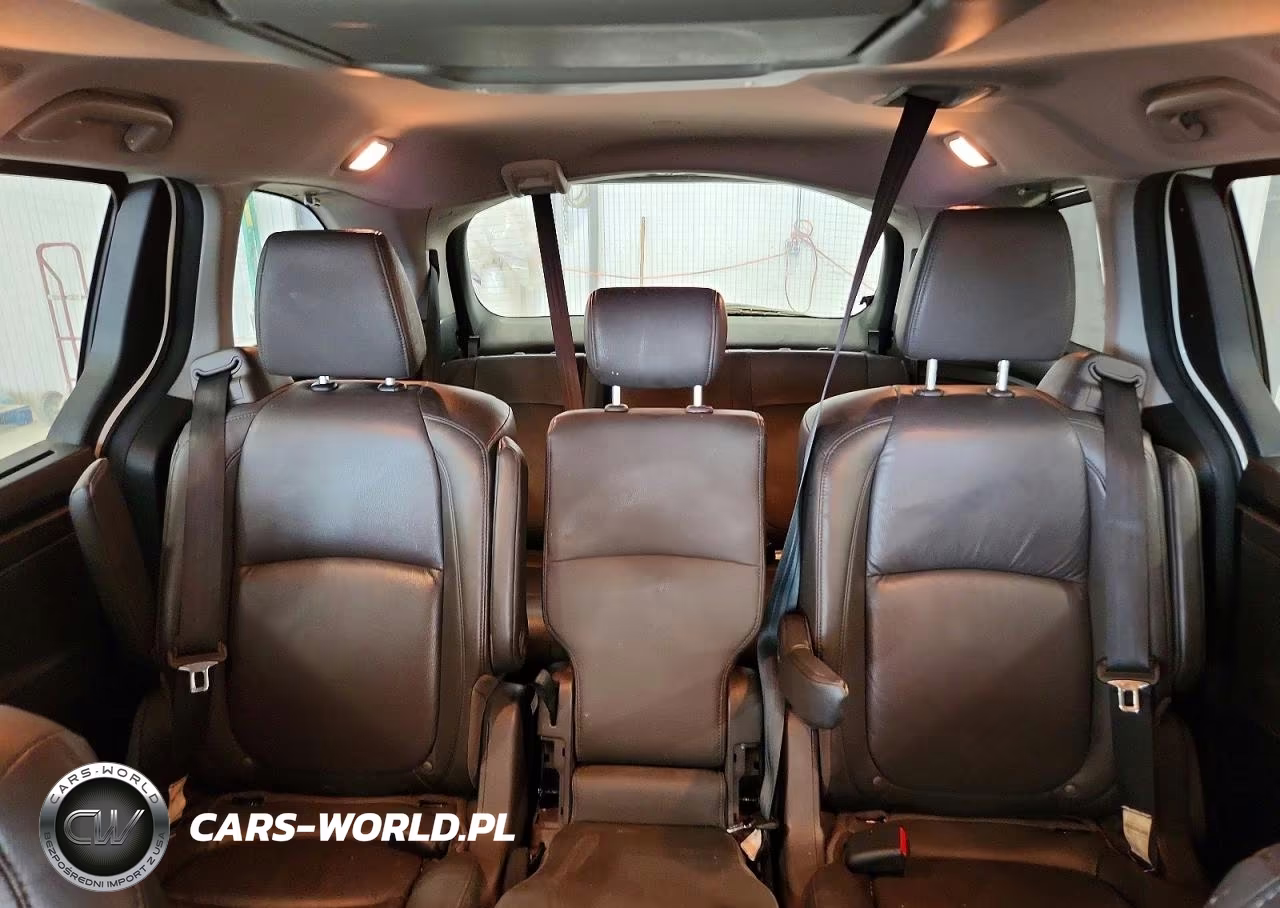 2018 Honda Odyssey Elite VIN:5FNRL6H96JB050053 - 10