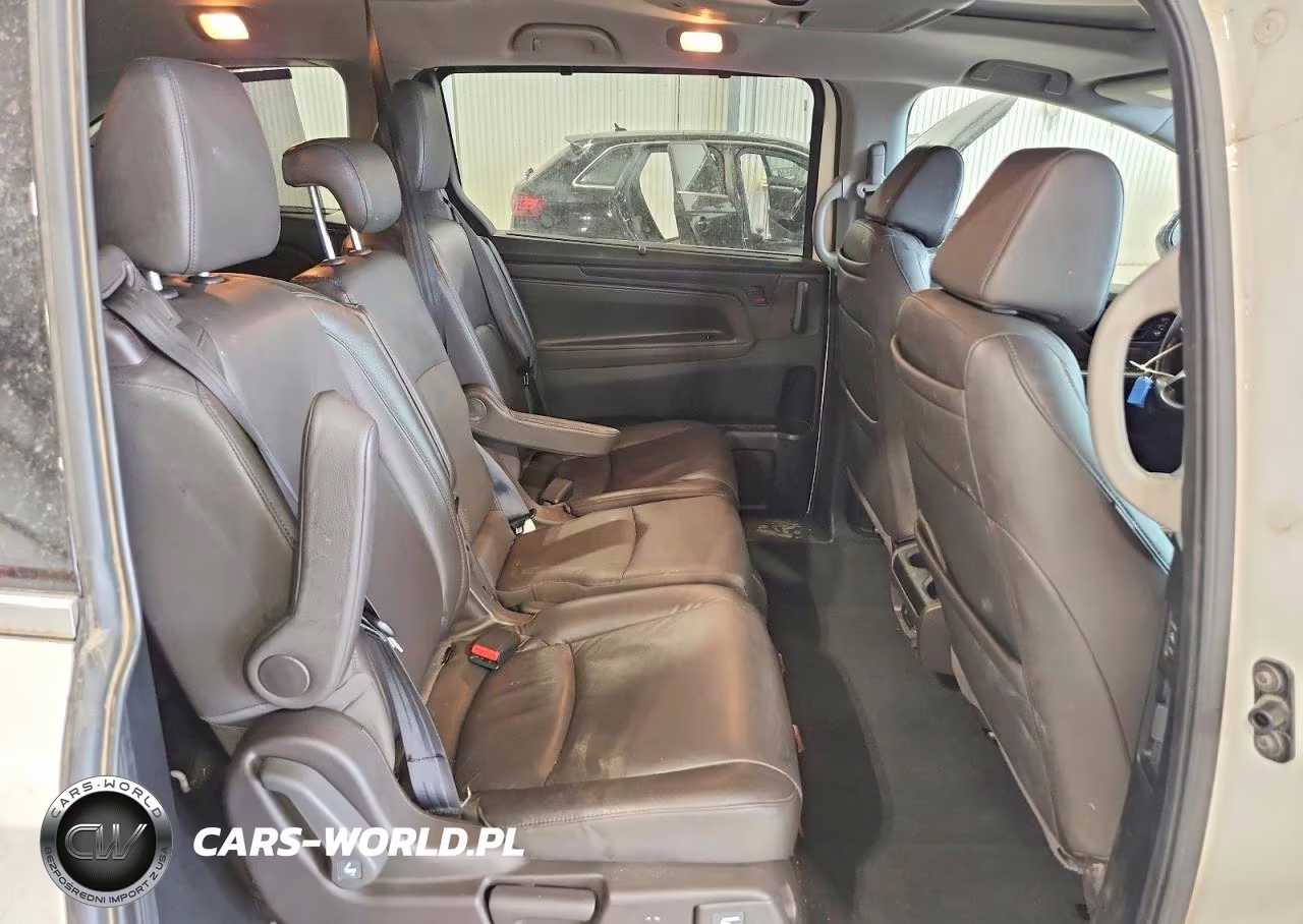 2018 Honda Odyssey Elite VIN:5FNRL6H96JB050053 - 11