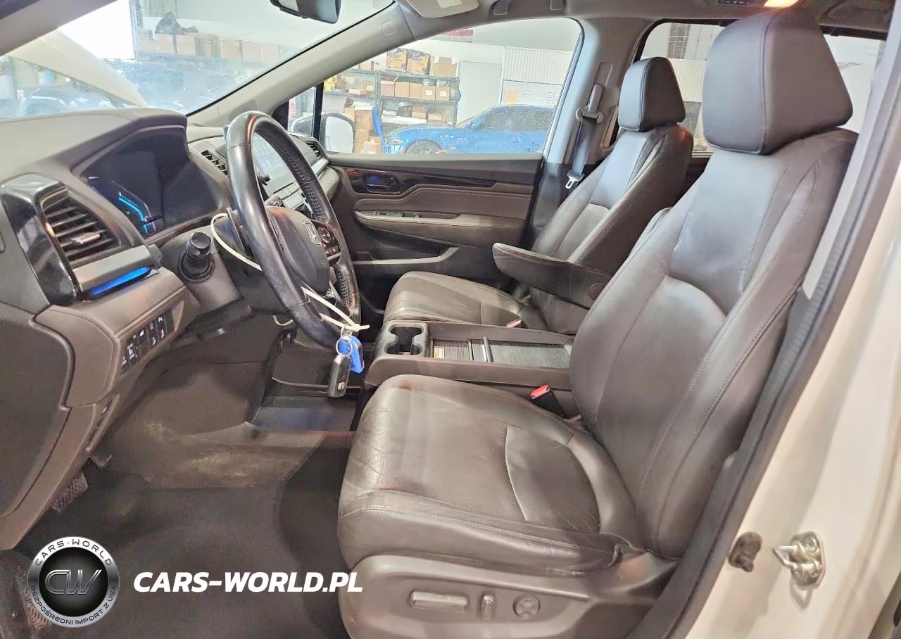 2018 Honda Odyssey Elite VIN:5FNRL6H96JB050053 - 7