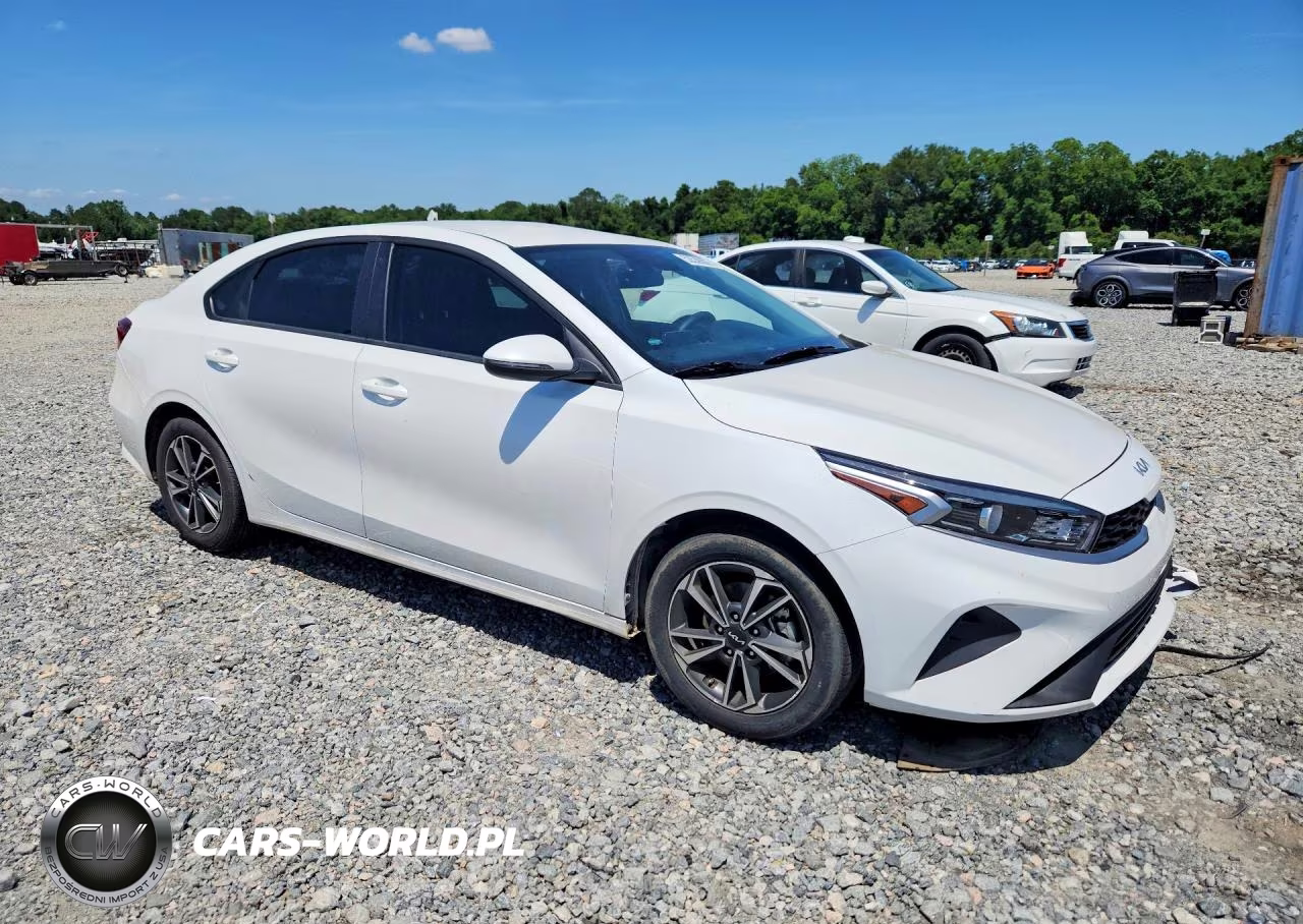 2024 Kia Forte Lxs VIN:3KPF24AD3RE753569 - 4
