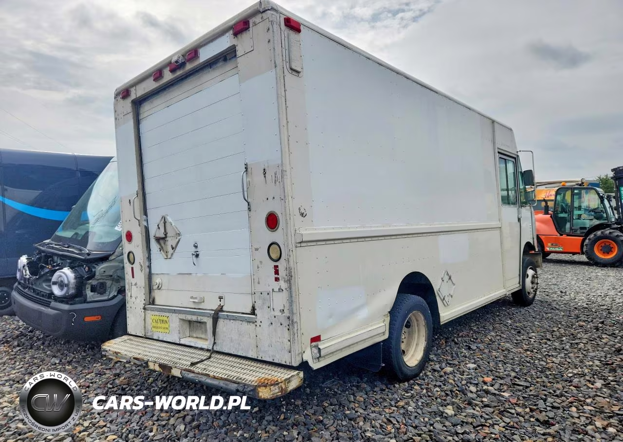 2000 Freightliner Mt45G Chassis Delivery Truck VIN:4UZA4FF41YCF81362 - 3