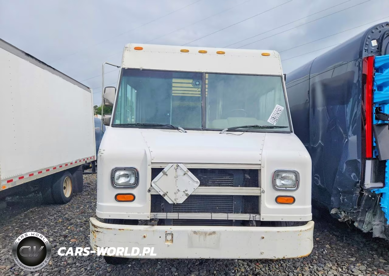 2000 Freightliner Mt45G Chassis Delivery Truck VIN:4UZA4FF41YCF81362 - 5