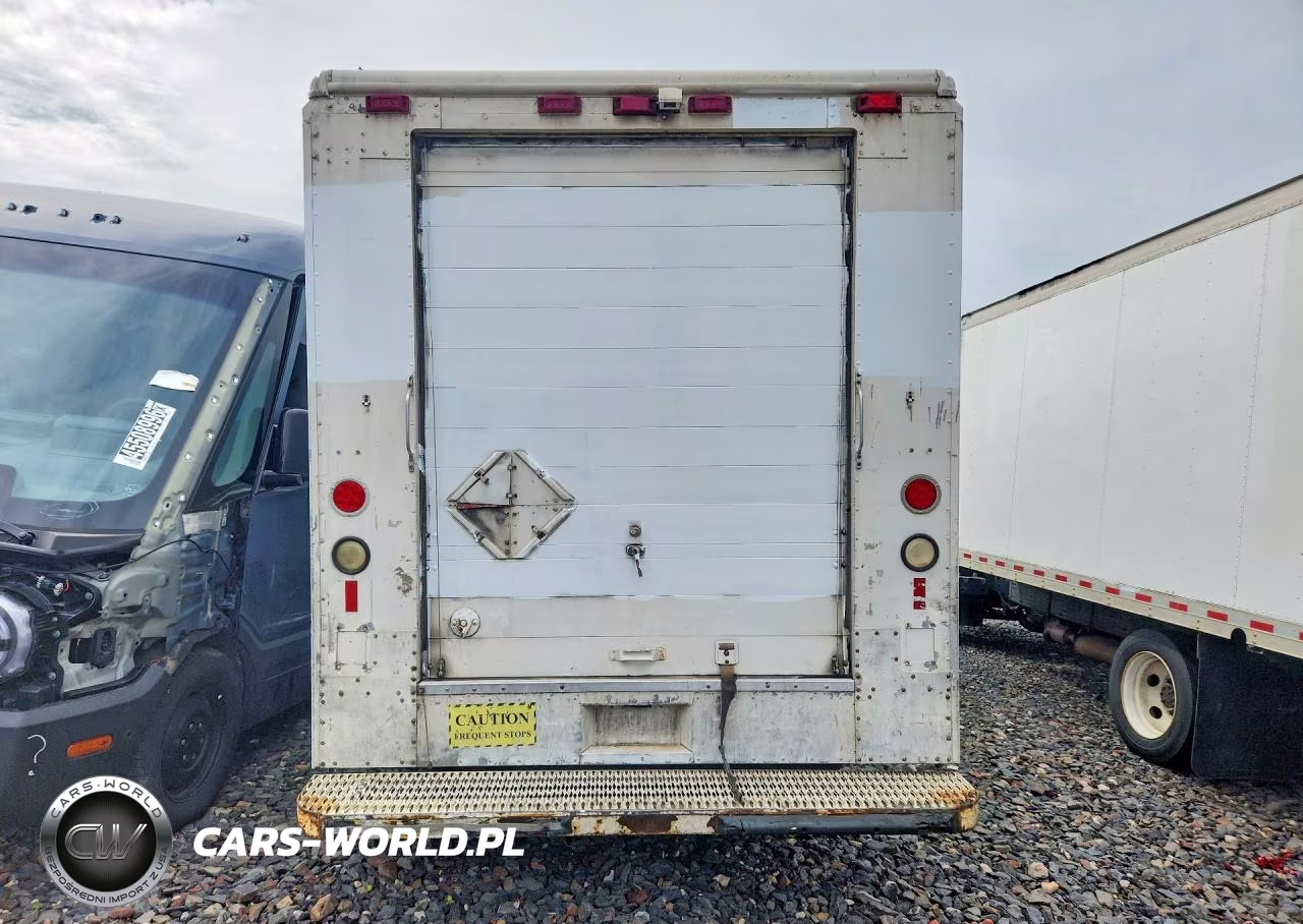 2000 Freightliner Mt45G Chassis Delivery Truck VIN:4UZA4FF41YCF81362 - 6