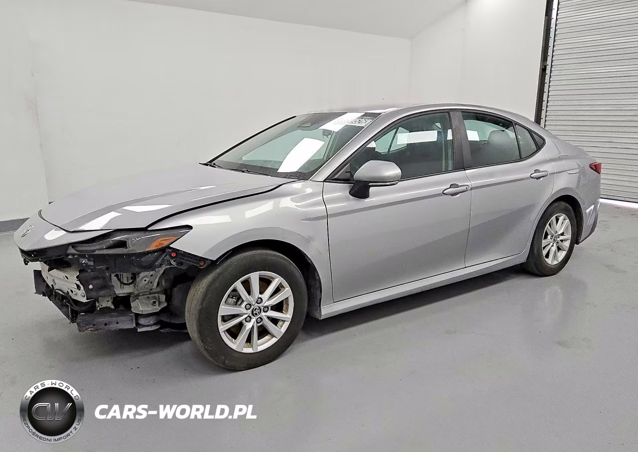2025 Toyota Camry Le – zdjęcie 1 z 13