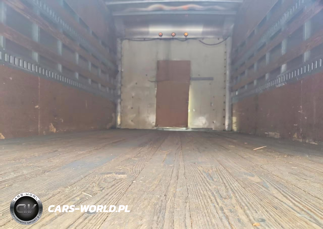 2005 Chevrolet Express Box Truck VIN:1GBHG31U051189028 - 10