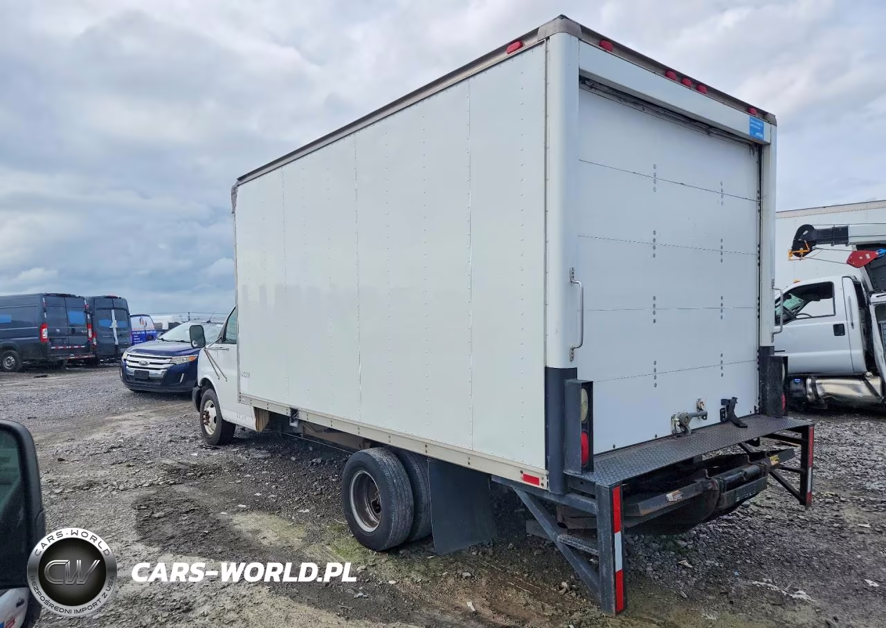 2005 Chevrolet Express Box Truck VIN:1GBHG31U051189028 - 2