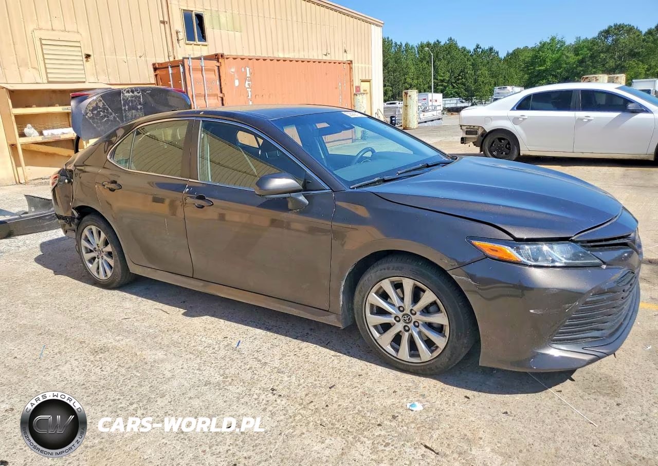 2019 Toyota Camry Le VIN:4T1B11HK5KU732357 - 4