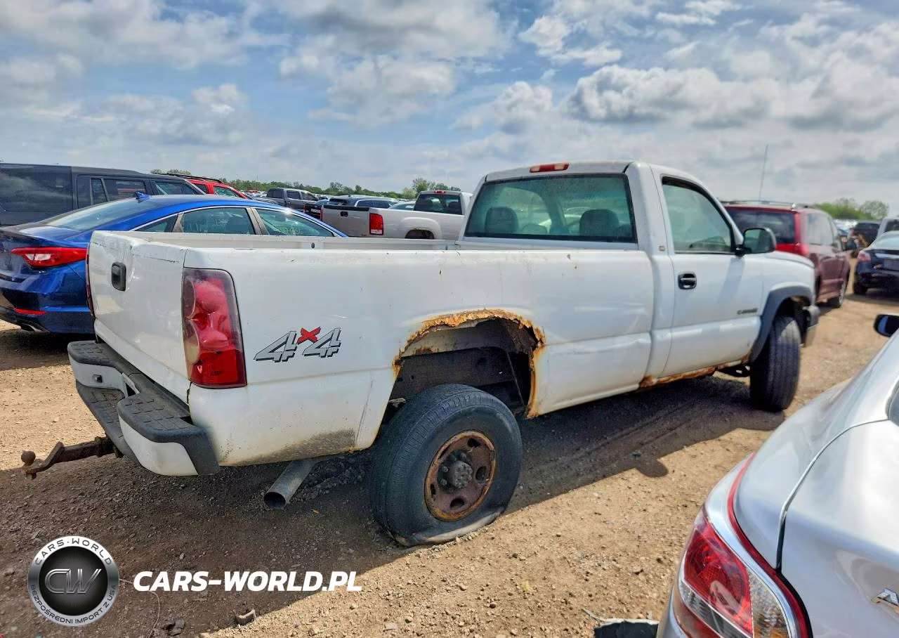 2003 Chevrolet Silverado K2500 Heavy Duty VIN:1GCHK24U73E121816 - 3
