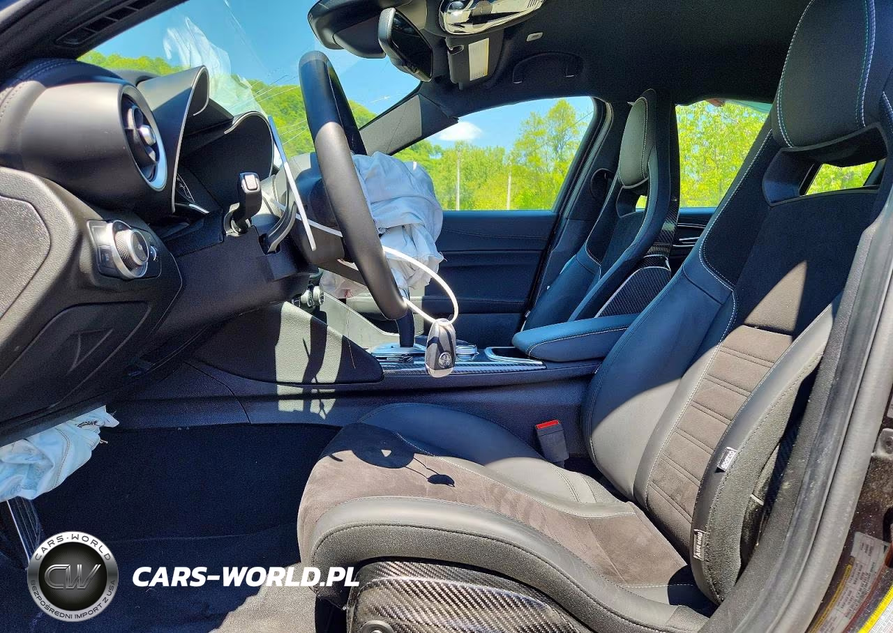 2023 Alfa Romeo Giulia Quadrifoglio VIN:ZARFAMEVXP7676787 - 7