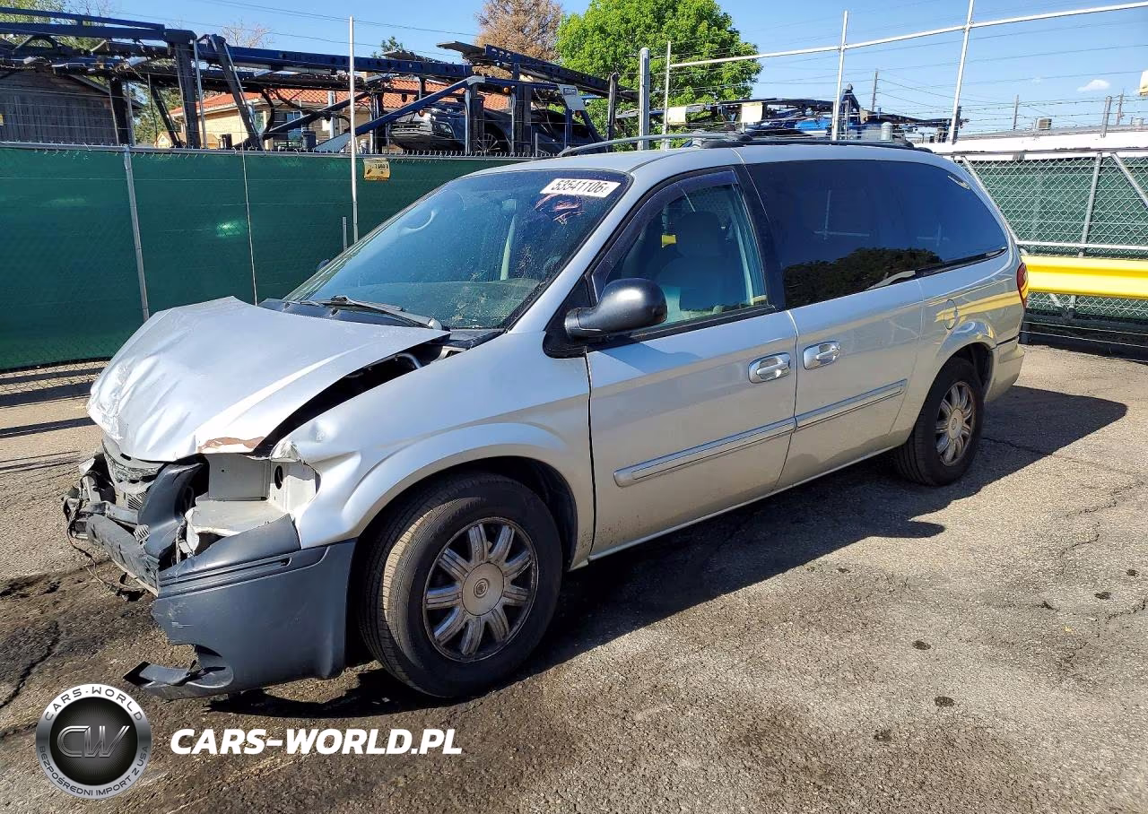 2005 Chrysler Town & Country Touring