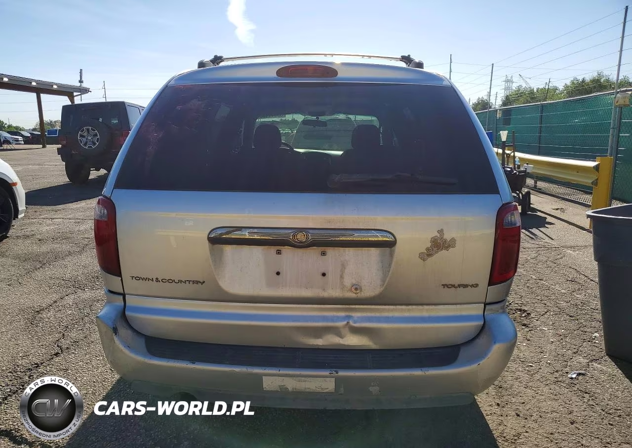 2005 Chrysler Town & Country Touring VIN:2C4GP54L55R439896 - 6