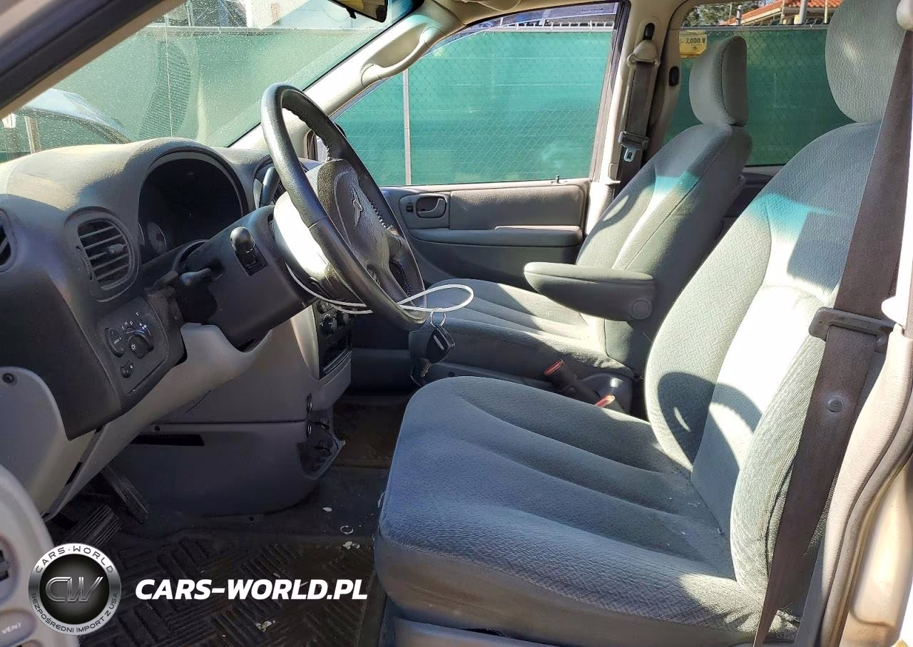 2005 Chrysler Town & Country Touring VIN:2C4GP54L55R439896 - 7