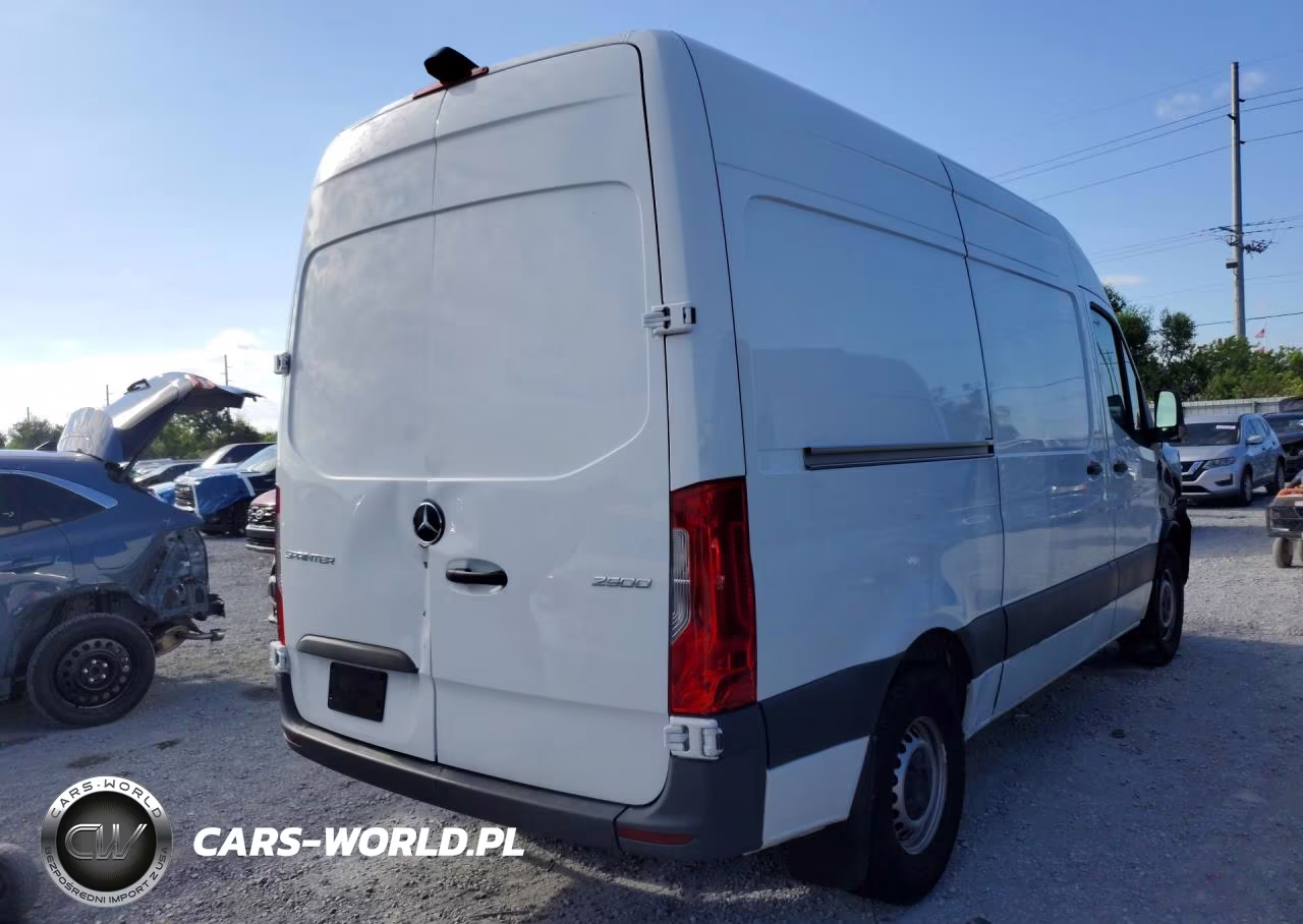 2023 Mercedes-Benz Sprinter 2500 VIN:W1Y4KBHY2PT134739 - 3