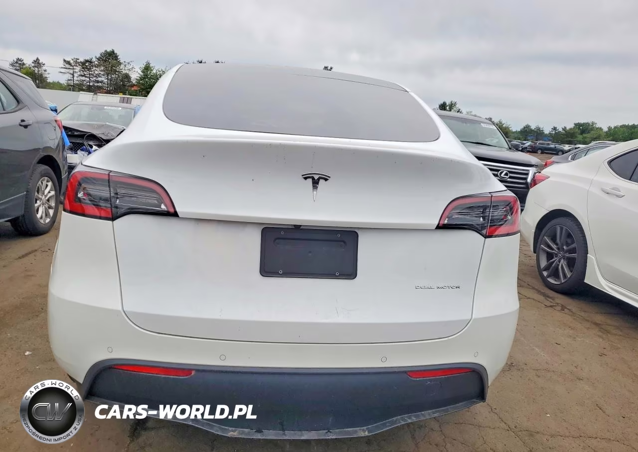 2021 Tesla Model Y VIN:5YJYGDEE4MF121051 - 6