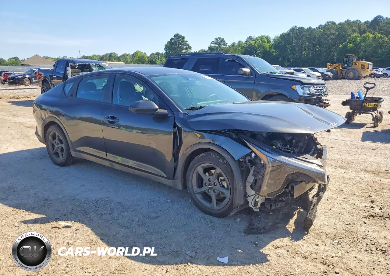 2025 Kia K4 Lxs VIN:3KPFT4DE9SE090032 - 4