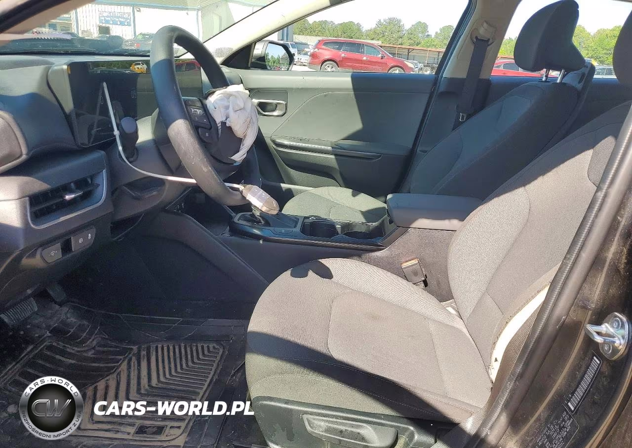 2025 Kia K4 Lxs VIN:3KPFT4DE9SE090032 - 7