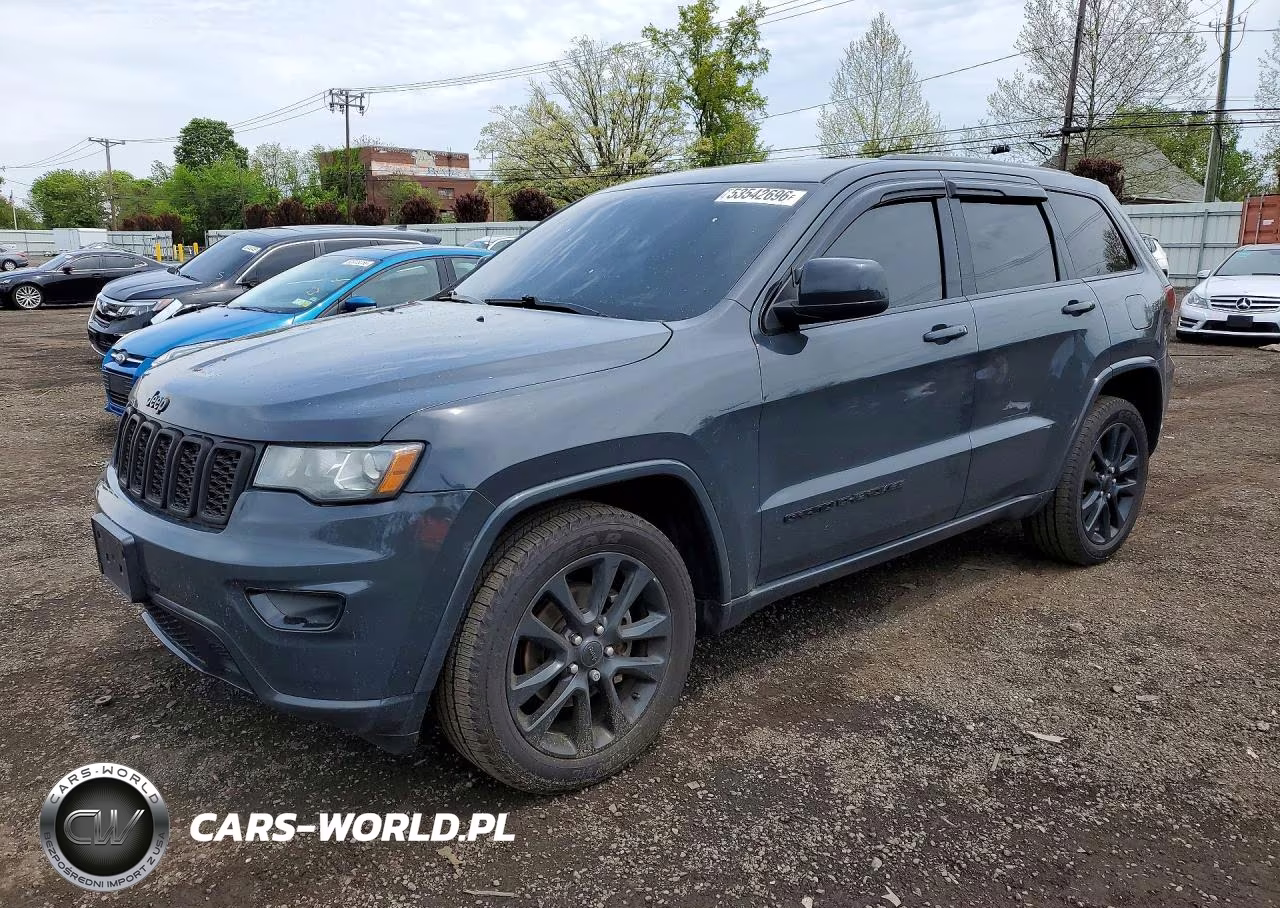 2017 Jeep Grand Cherokee Laredo VIN:1C4RJFAG8HC885982 - 1