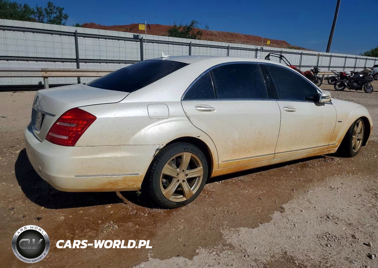 2012 Mercedes-Benz S 550 VIN:WDDNG7DB6CA421585 - 3