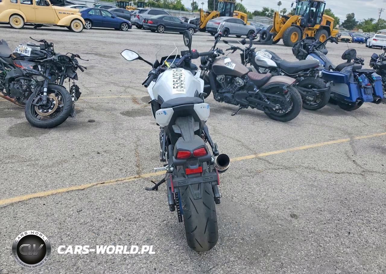 2026 Suzuki Gsx800 F VIN:JS1EM13B2T7100703 - 4