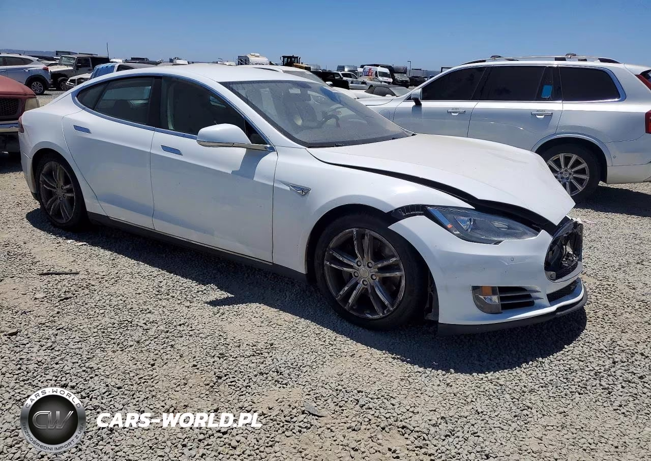2014 Tesla Model S VIN:5YJSA1H19EFP49994 - 4