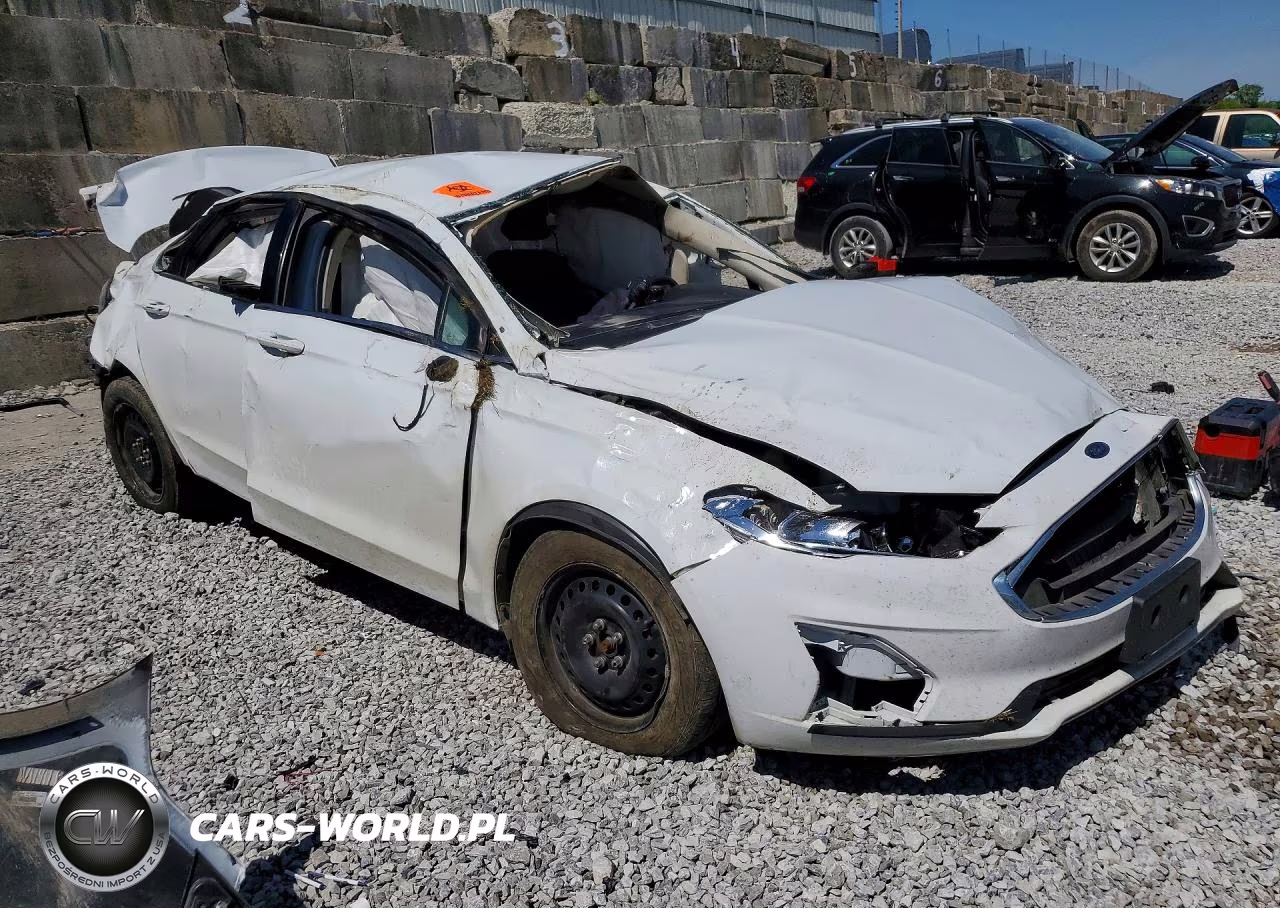 2019 Ford Fusion S VIN:3FA6P0G72KR102398 - 4